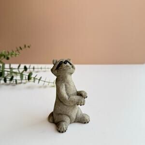 Vintage Raccoon Figurine Quarry Critters Second Nature Design Anthropomorphic